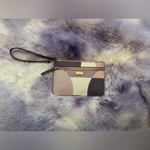 Kate Spade Shore Street Geo Spotlight Wristlet (4) card slots. NWT
